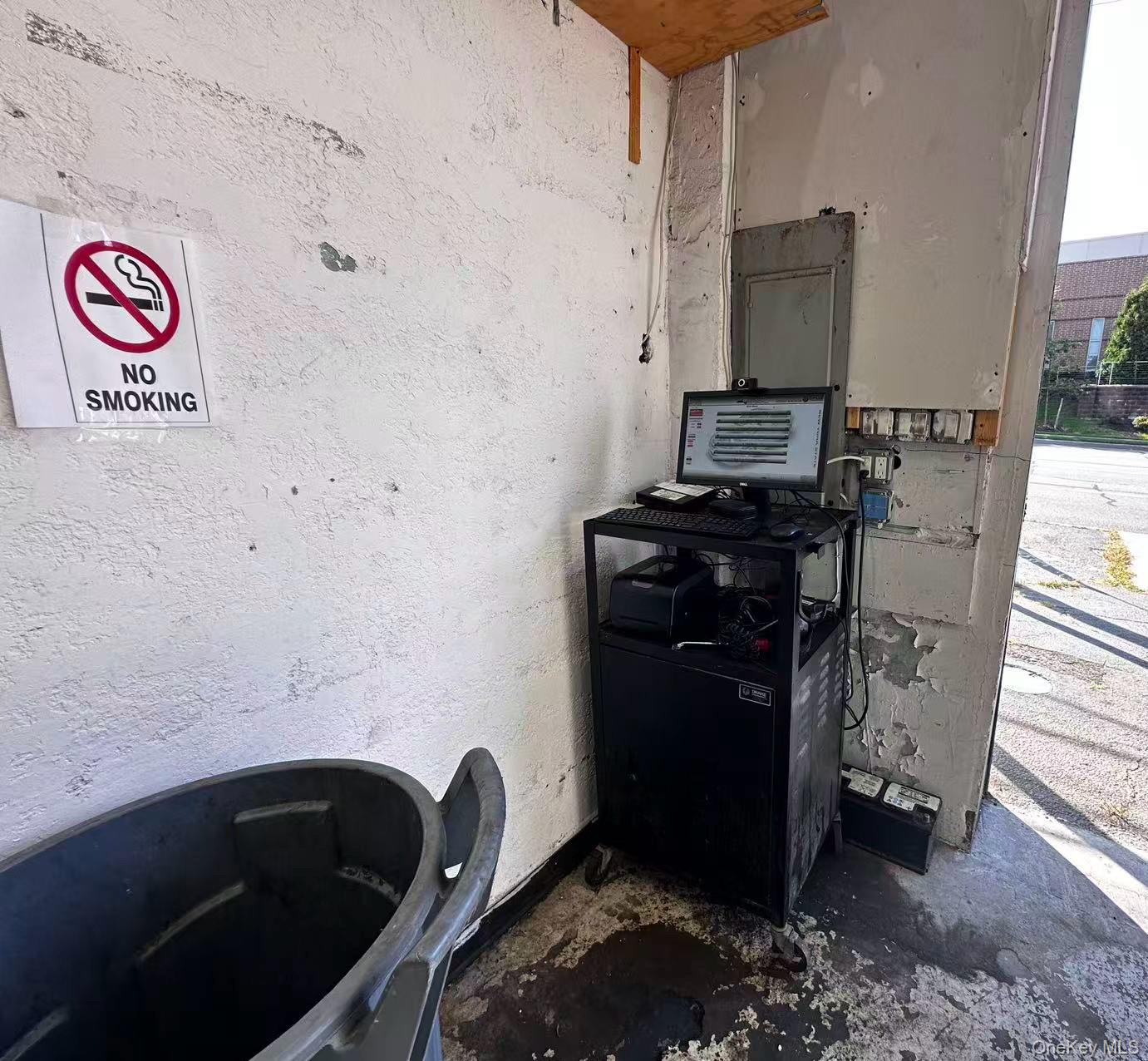 95 E Jericho Turnpike