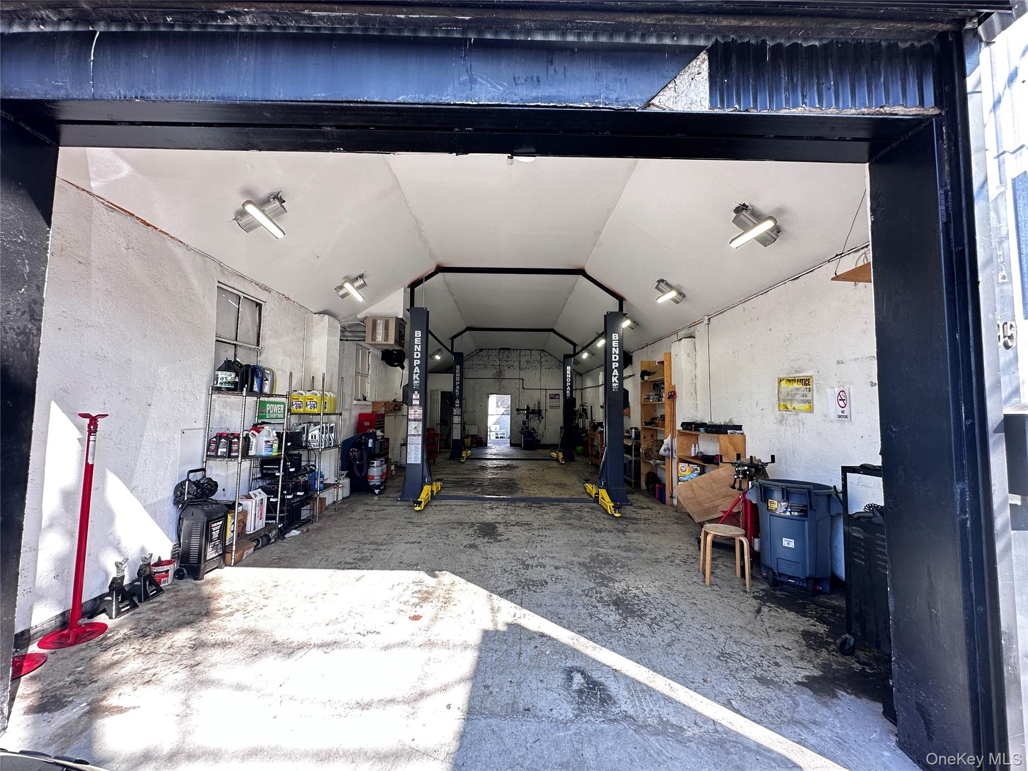 95 E Jericho Turnpike