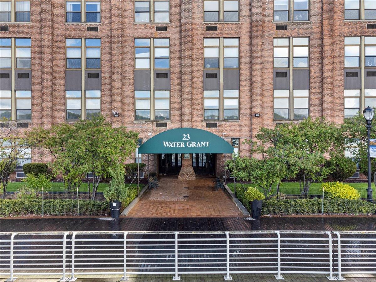23 Water Grant Street #4I, Yonkers, New York image 2