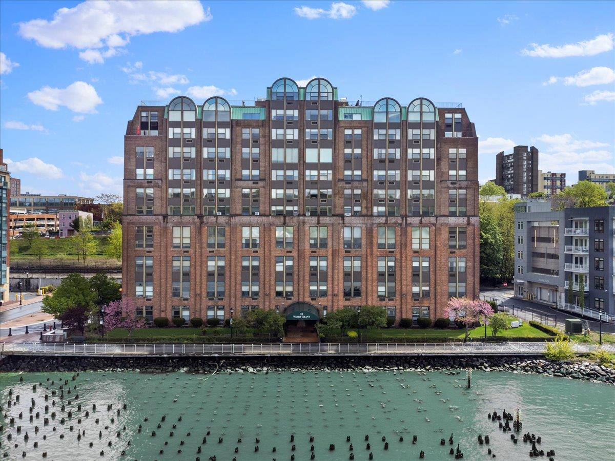 23 Water Grant Street #4I, Yonkers, New York image 1
