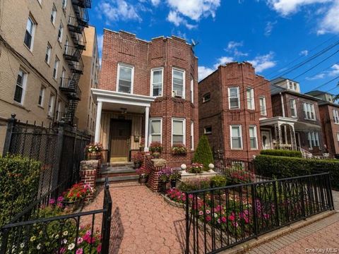 Multifamily For Sale - 1752 Mahan Avenue<br/> Bronx, NY 10461