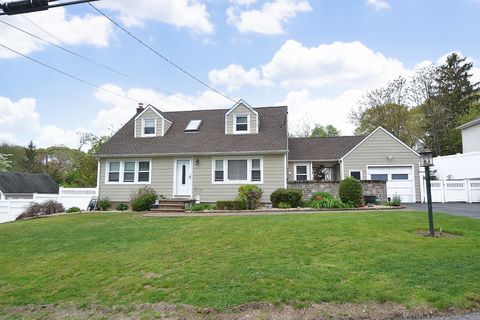 10 Metzner Road Lake Ronkonkoma NY 11779