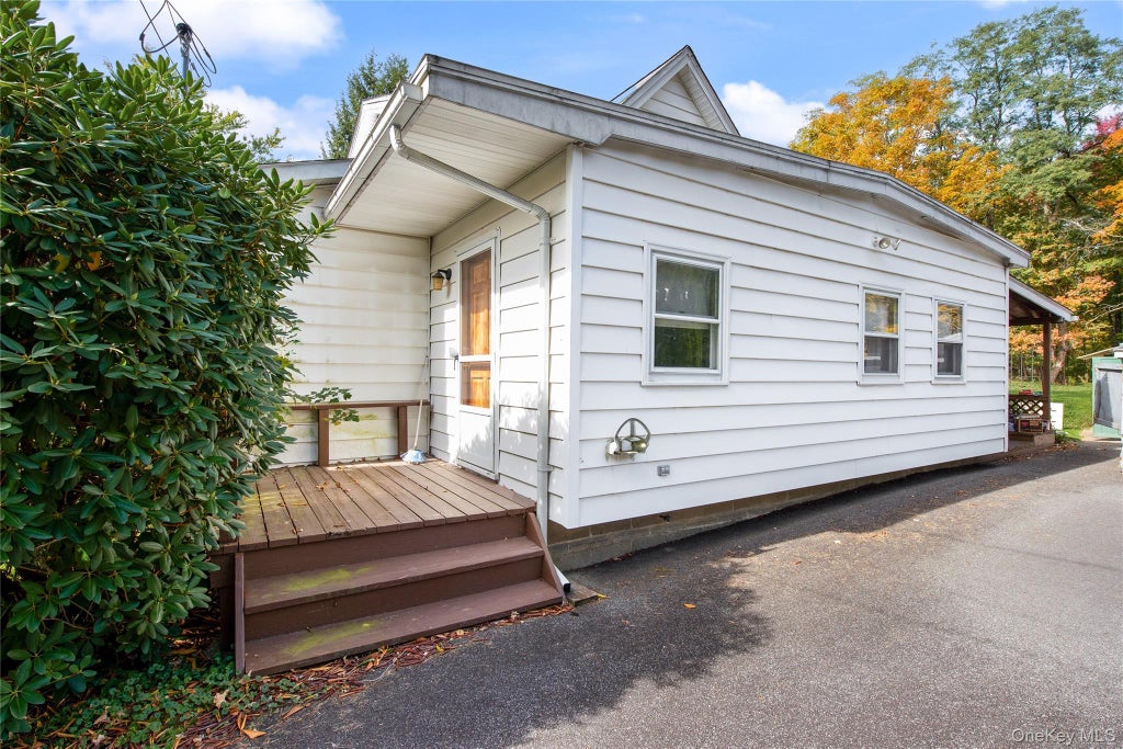 Photo of 795 Burlingham Road, Pine Bush, NY 12566 (MLS # 1060044)