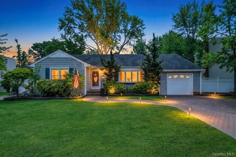 990 Thomas Avenue Baldwin NY 11510