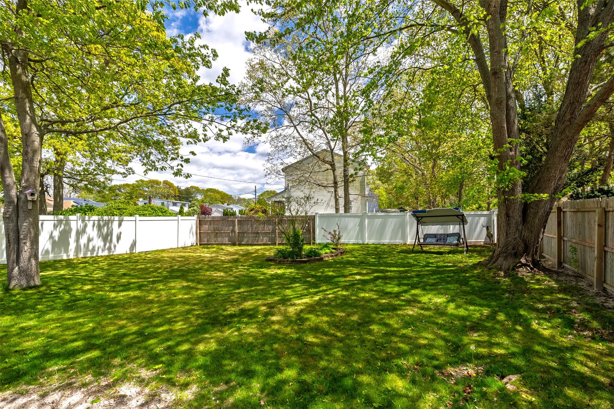 26 Arpage Drive, Shirley, New York image 30