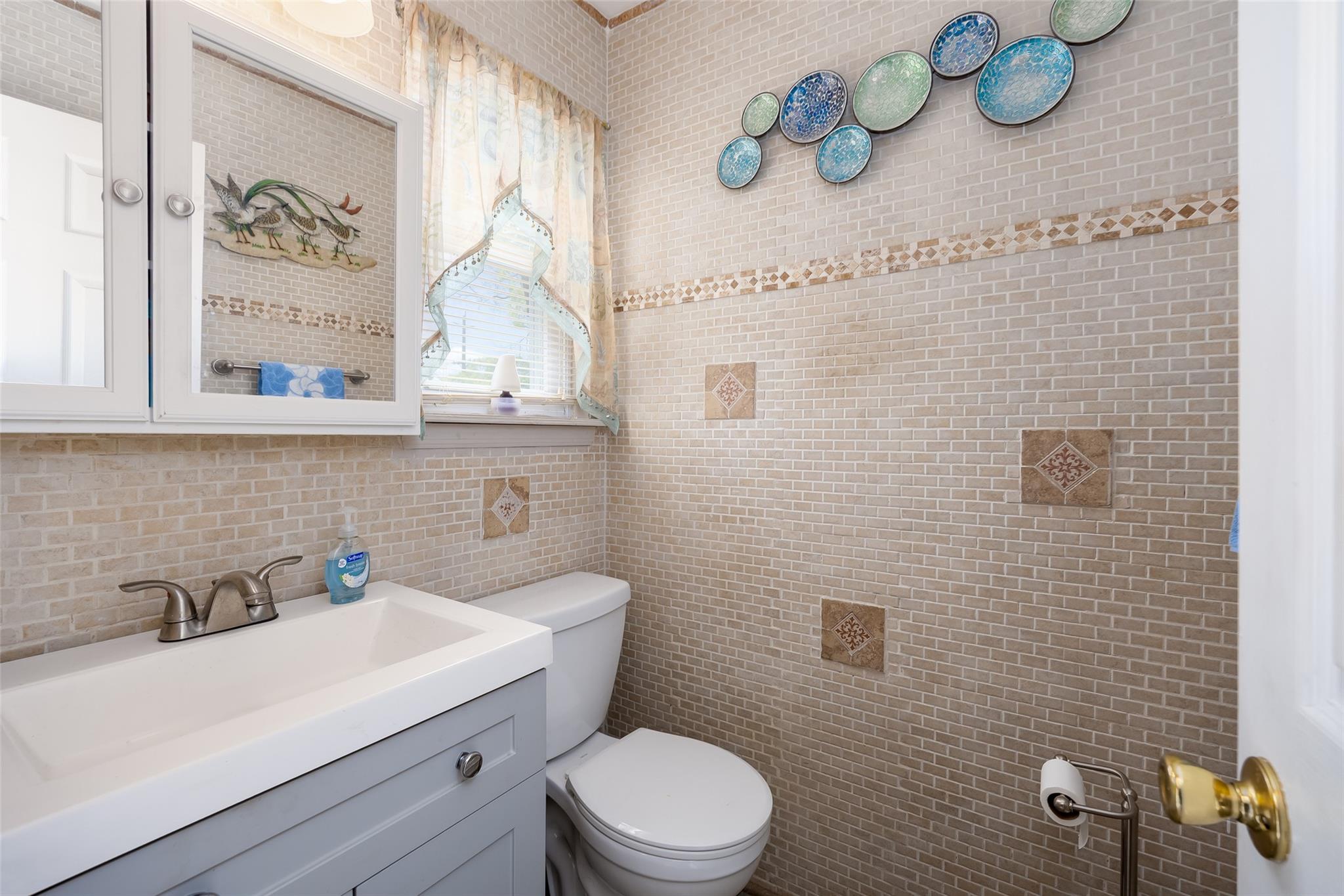 26 Arpage Drive, Shirley, New York image 15