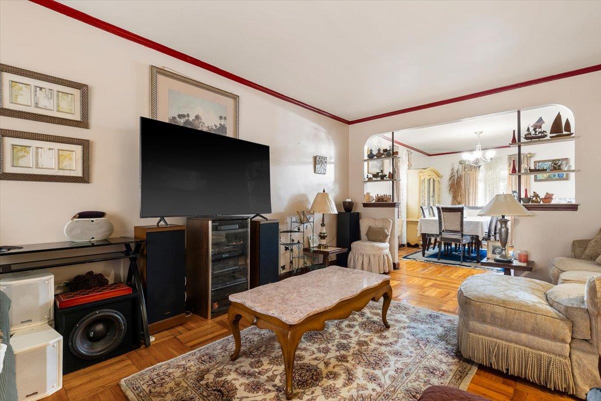 3044 Paulding Avenue