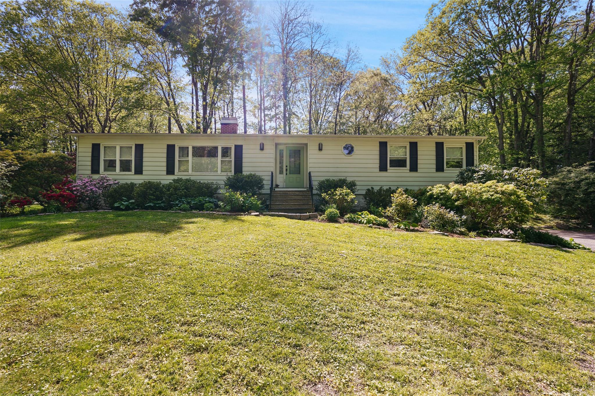 17 Kingswood Way, South Salem, New York image 2