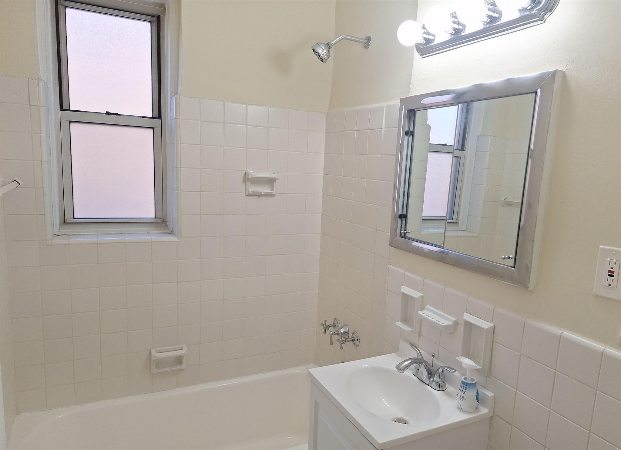 3475 Greystone Avenue 7E