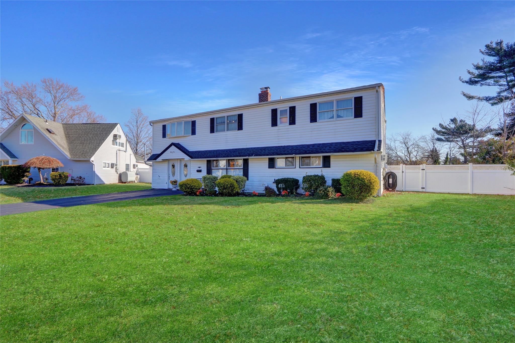 39 Springtime Lane, Levittown, New York image 2