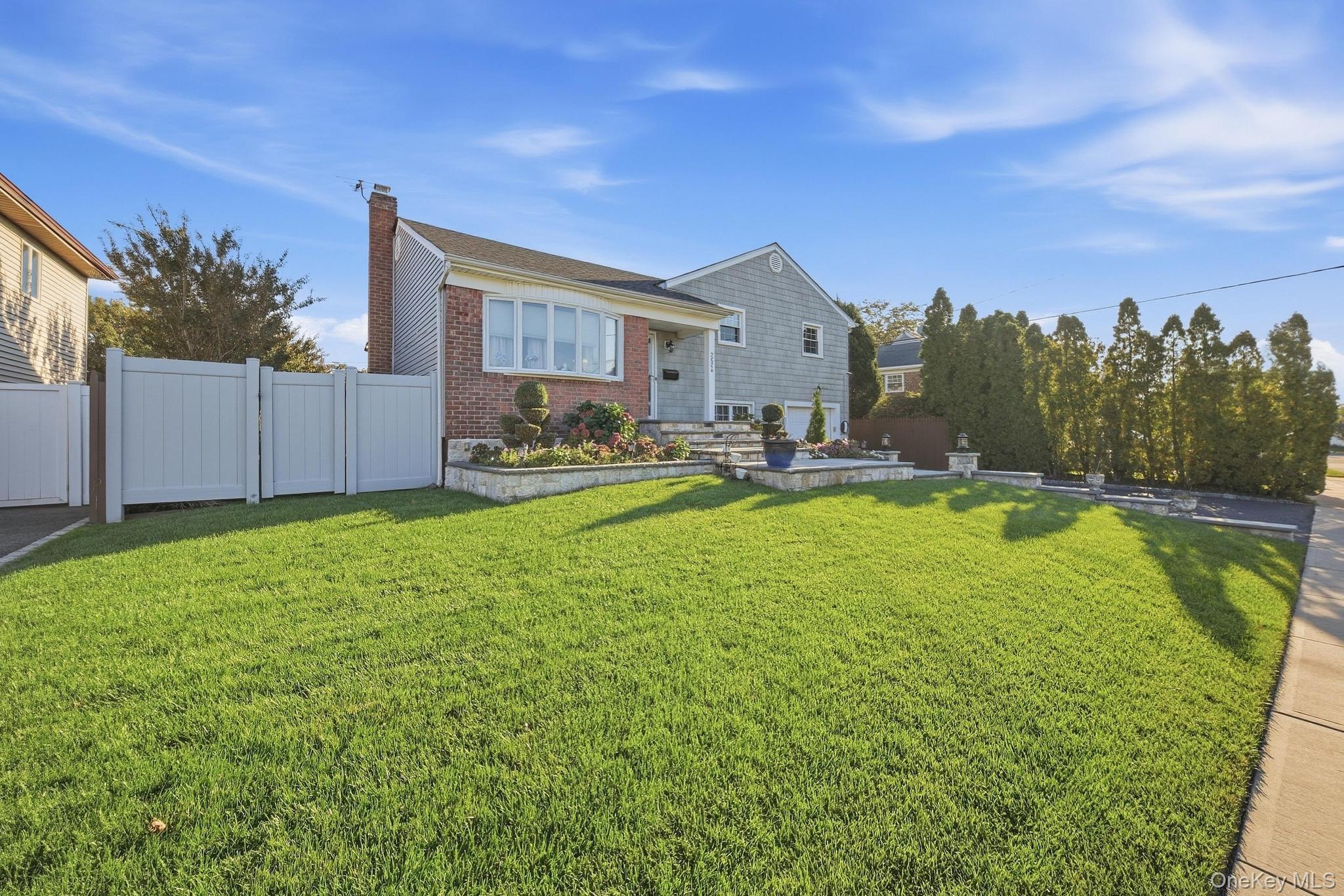 2624 Flower Street