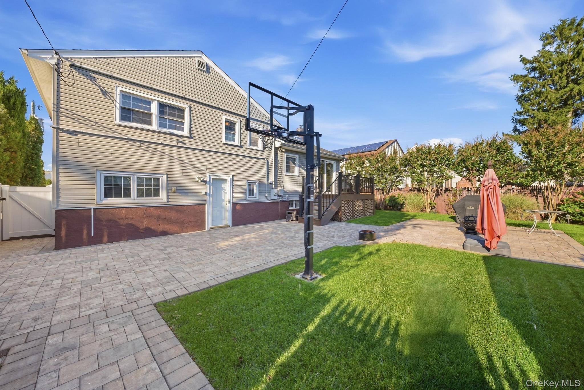 2624 Flower Street