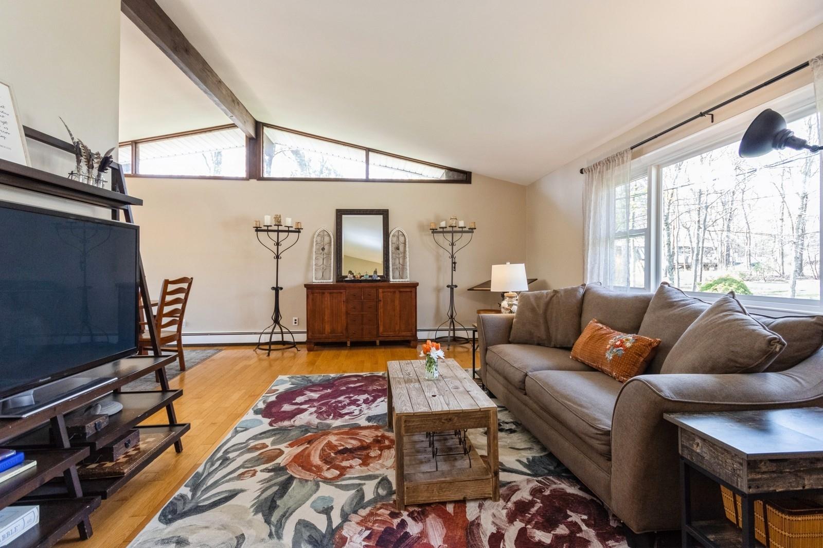 6 Overhill Road, Cortlandt Manor, New York image 3