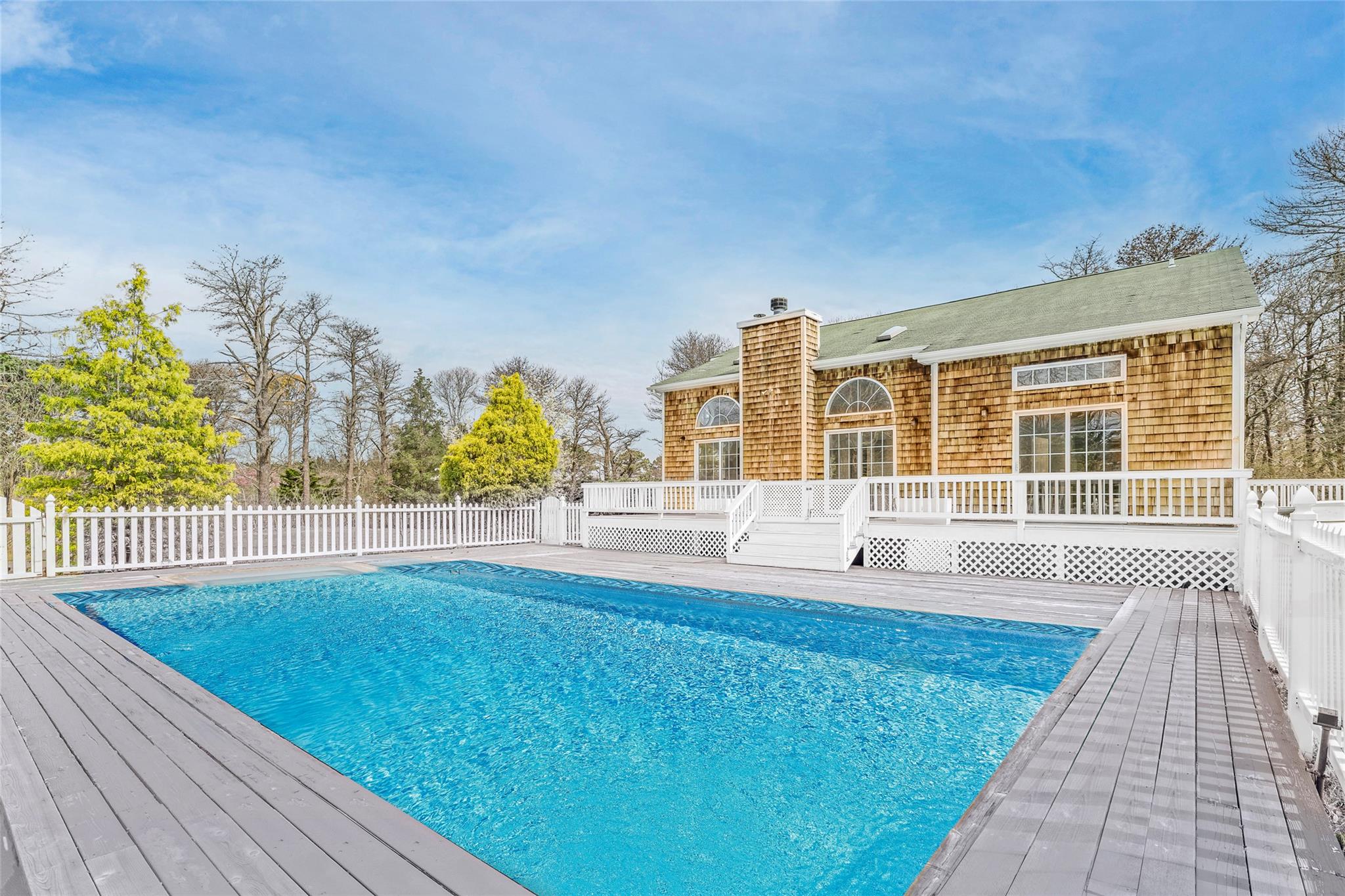 Shinnecock Hills Road, Southampton, Hamptons, NY - 5 Bedrooms  
3 Bathrooms - 