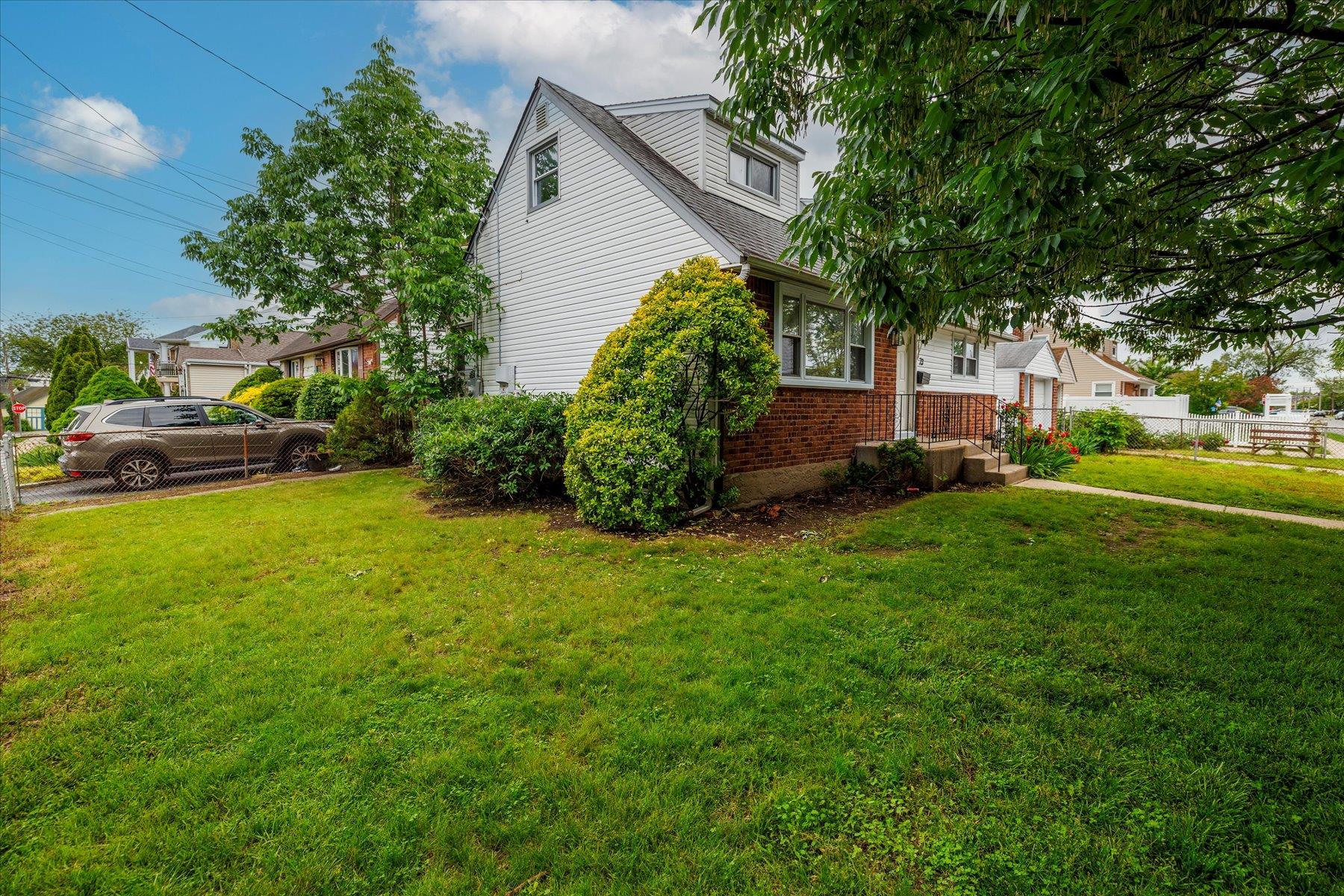 23 Lincoln Street, Elmont, New York image 18