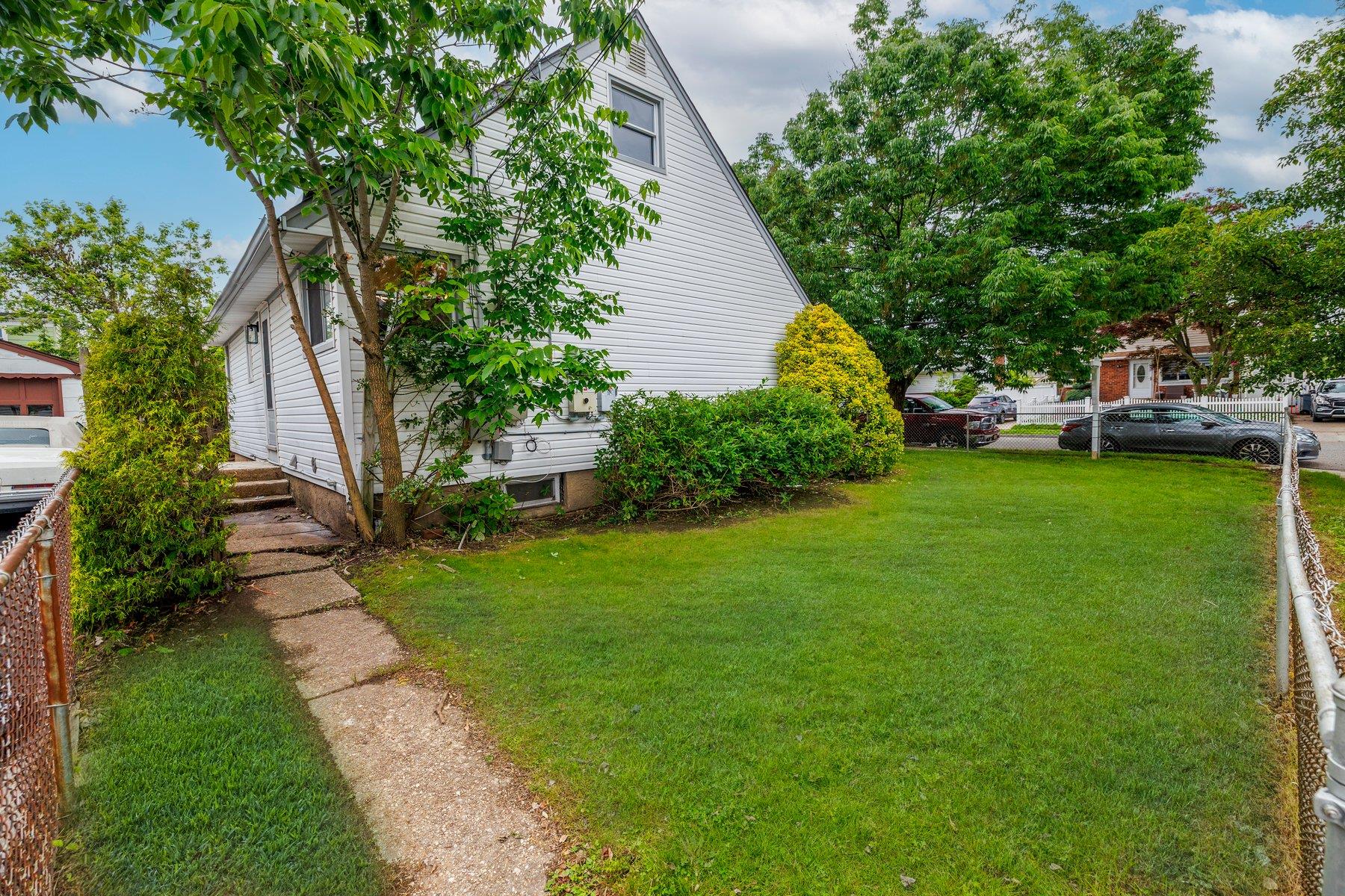 23 Lincoln Street, Elmont, New York image 19