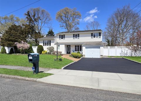 Photo of 31 Executive Road, Selden, NY 11784 (MLS # 988944)