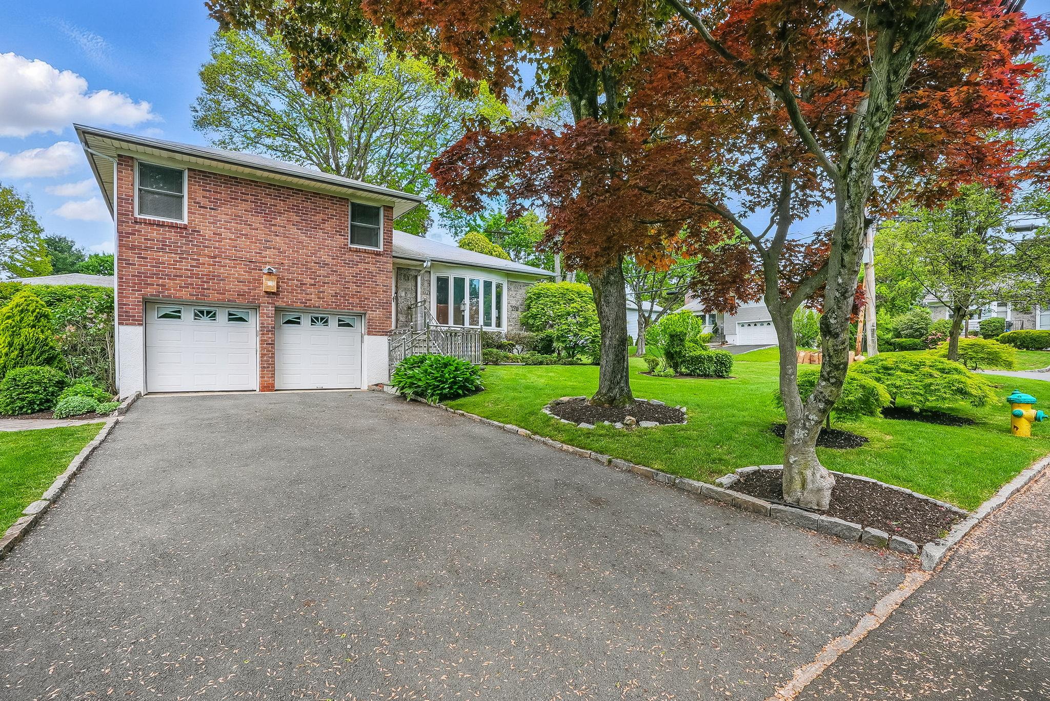 4 Sylvan Road, White Plains, New York image 1