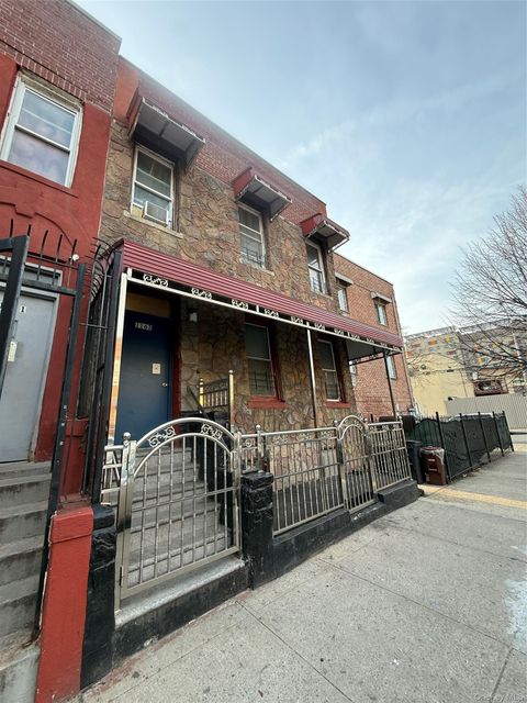 Multifamily For Sale - 1163 Fteley Avenue<br/> Bronx County, Bronx, NY 10472