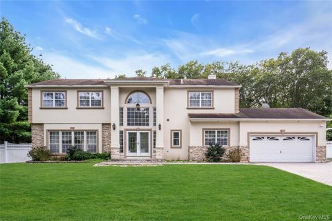 Photo of 2 Wisteria Lane, Lake Grove, NY 11755 (MLS # 914320)