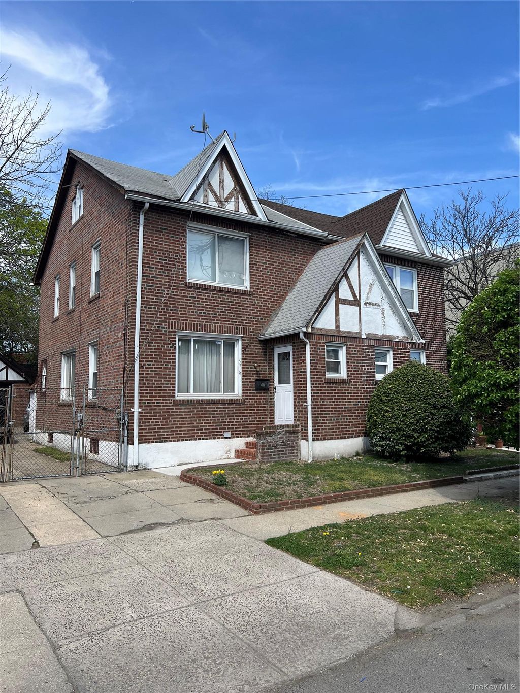 Photo of 117-18 Nashville Blvd Blvd, Cambria Heights, NY 11411 (MLS # 987977)
