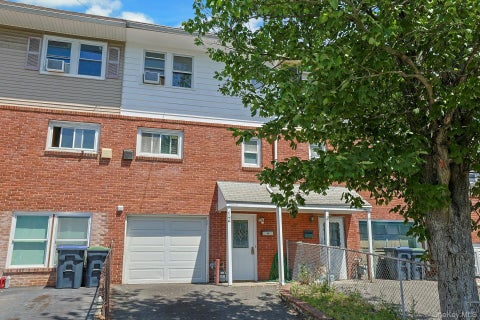 Photo of 12 Farley Drive, West Haverstraw, NY 10993 (MLS # 1006176)