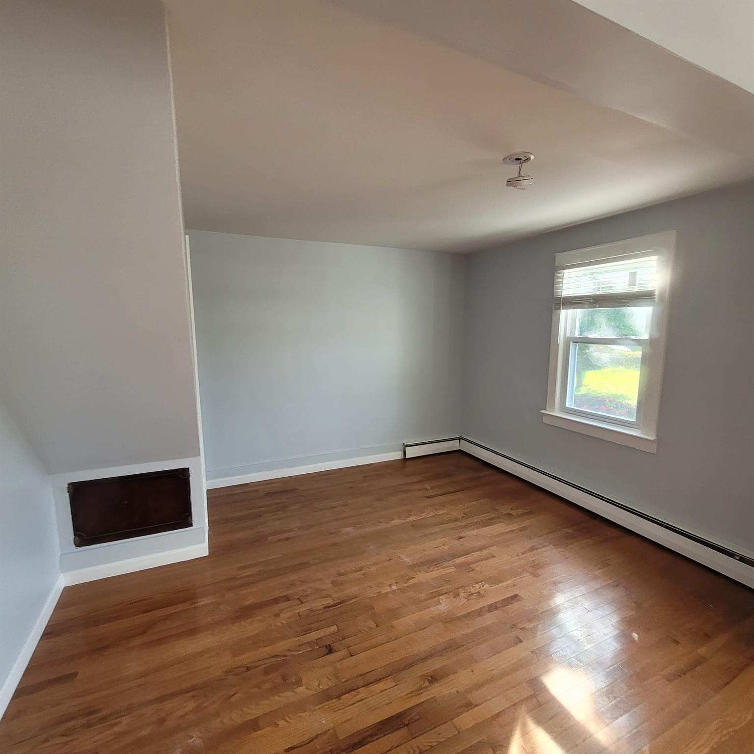 52 Columbus Boulevard, Amityville, New York image 4
