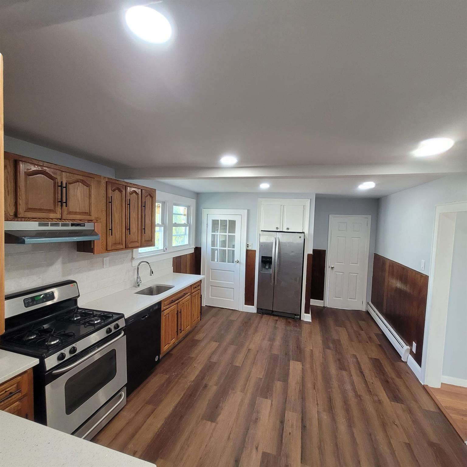 52 Columbus Boulevard, Amityville, New York image 6