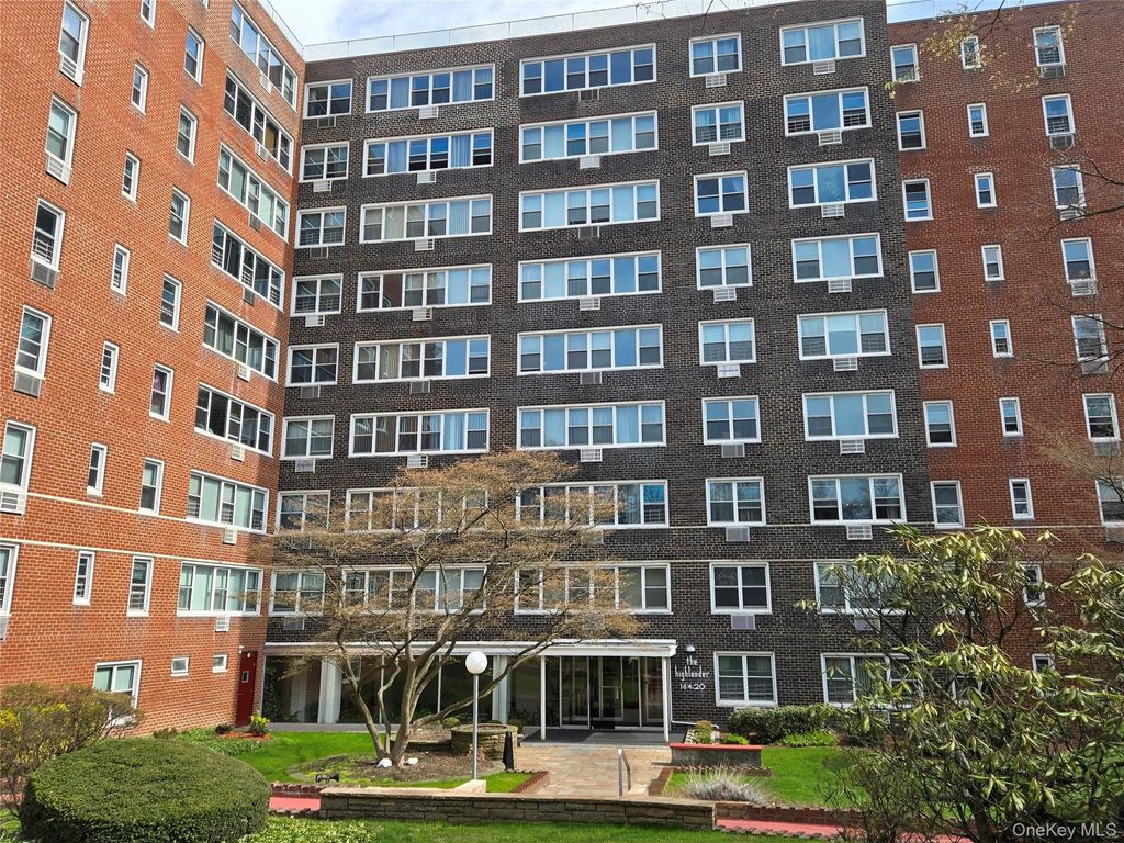 Photo of 16420 Highland Avenue #7S, Jamaica, NY 11432 (MLS # 984825)