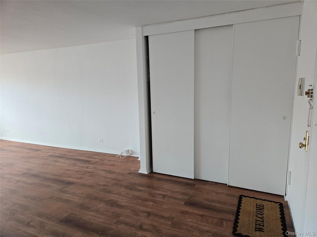 Photo of 16420 Highland Avenue #7S, Jamaica, NY 11432 (MLS # 984825)