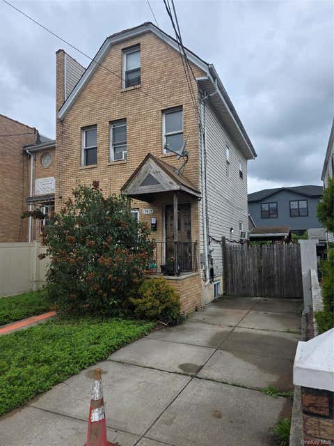 Multifamily For Sale - 19415 120th Avenue<br/> Saint Albans, NY 11412