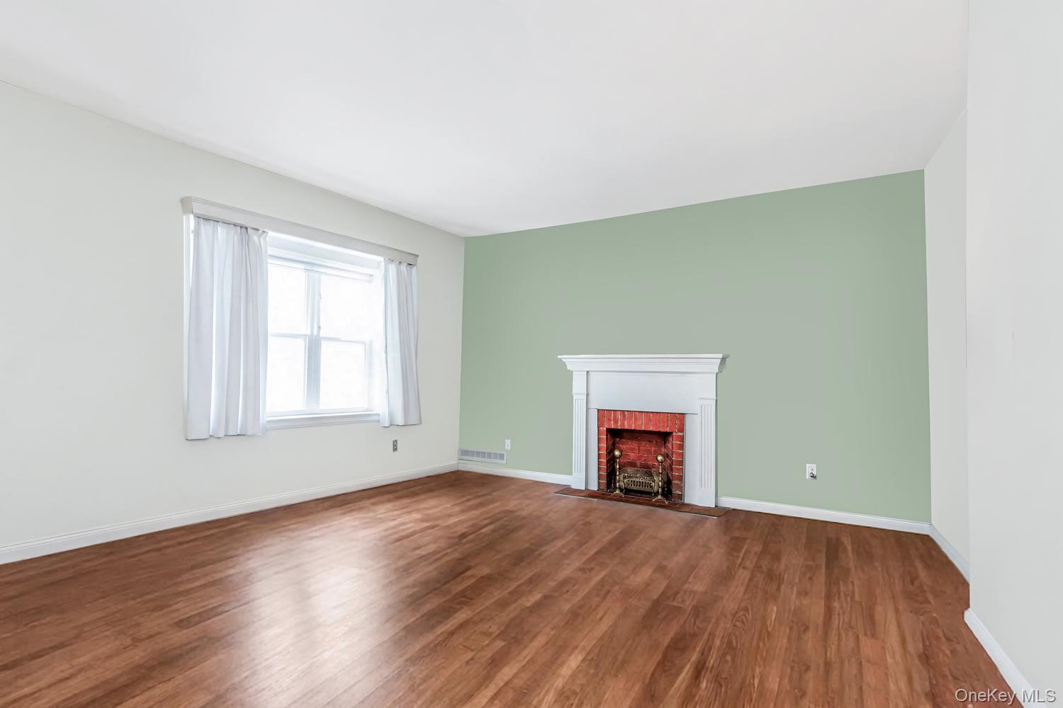 429 E 238th Street