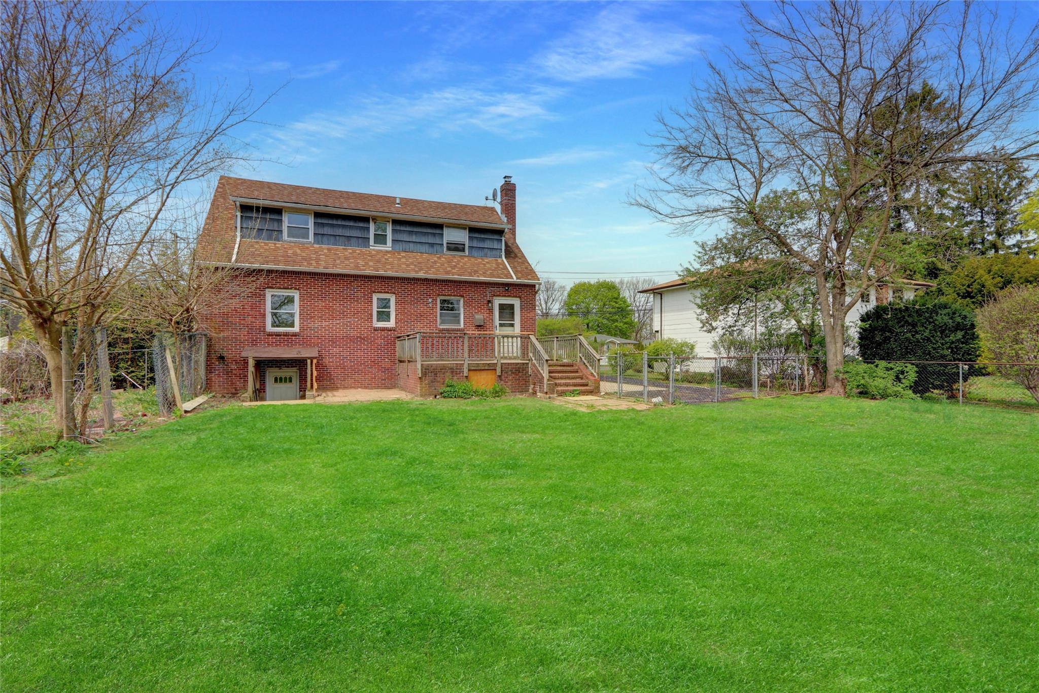 1707 N Gardiner Drive, Bay Shore, New York image 14