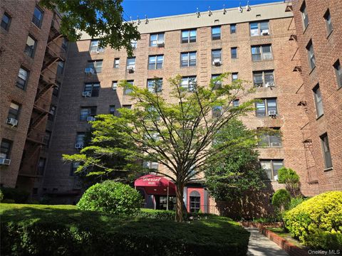 Photo of 83-25 98th Street #1P, Woodhaven, NY 11421 (MLS # 986438)