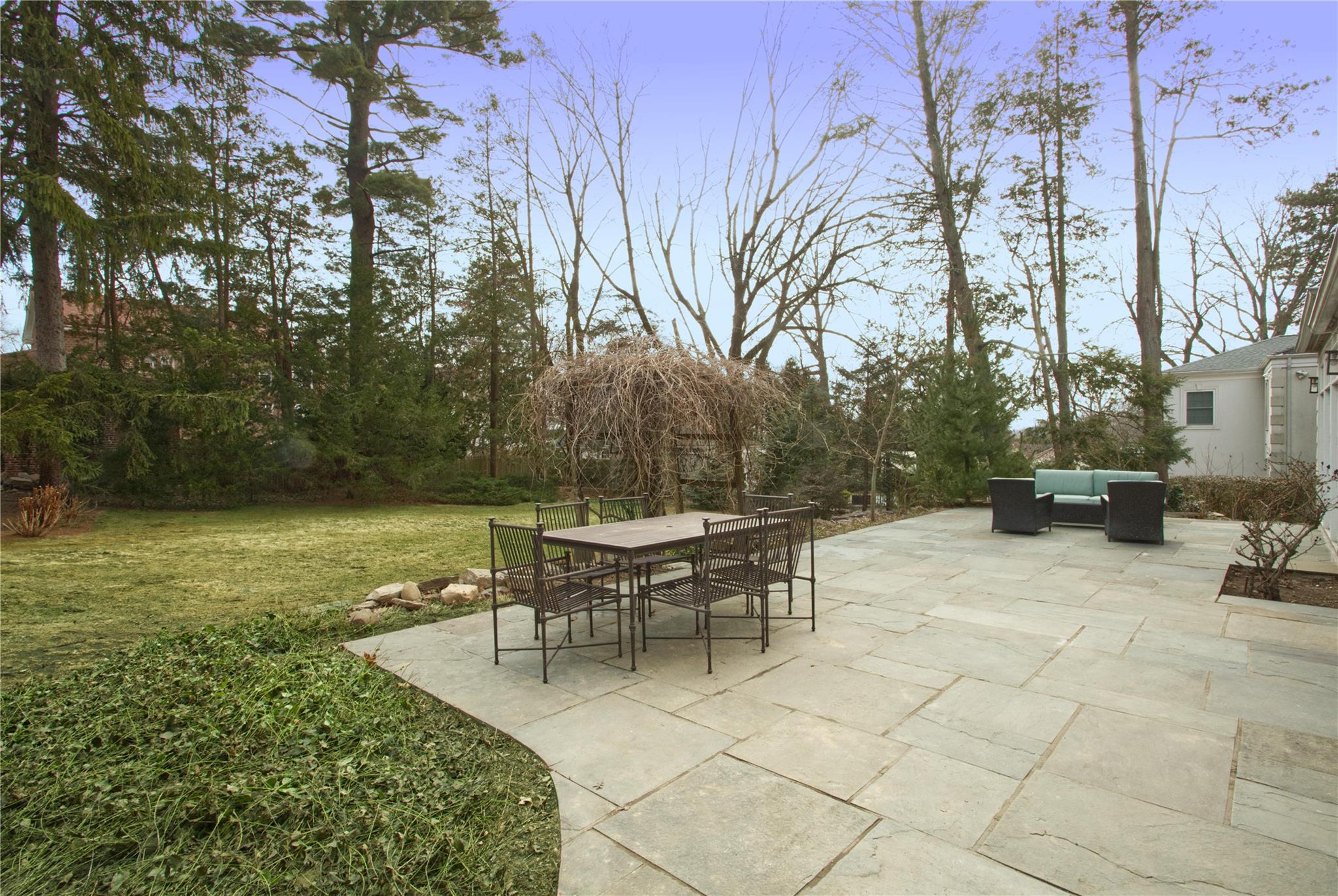 99 Paine Avenue, New Rochelle, New York image 22