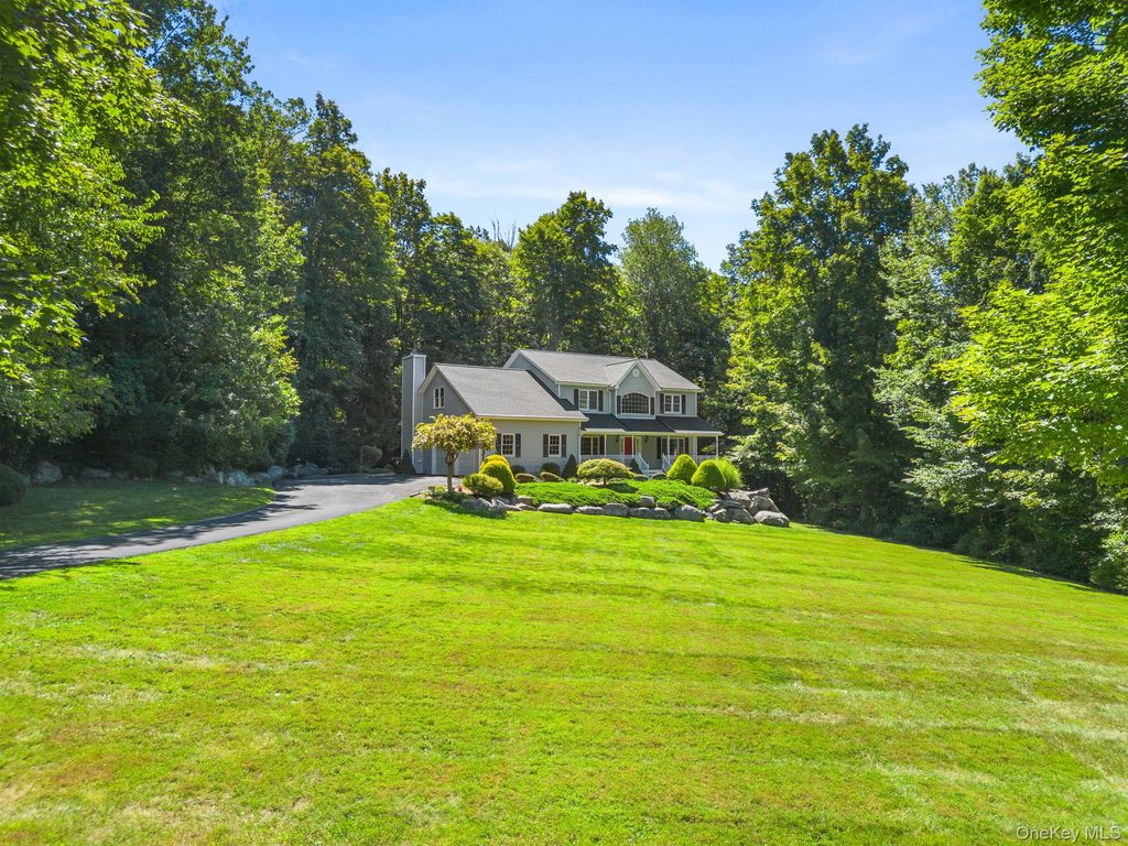 Photo of 8 Rose Lane, Brewster, NY 10509 (MLS # 986113)