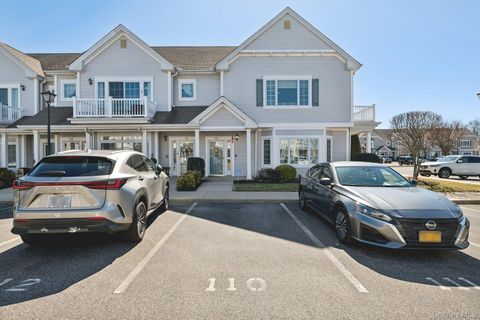 Condo For Sale - 110 Kenneth Court<br/> Amityville, NY 11701