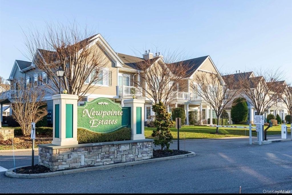 Photo of 110 Kenneth Court, Amityville, NY 11701 (MLS # 969502)