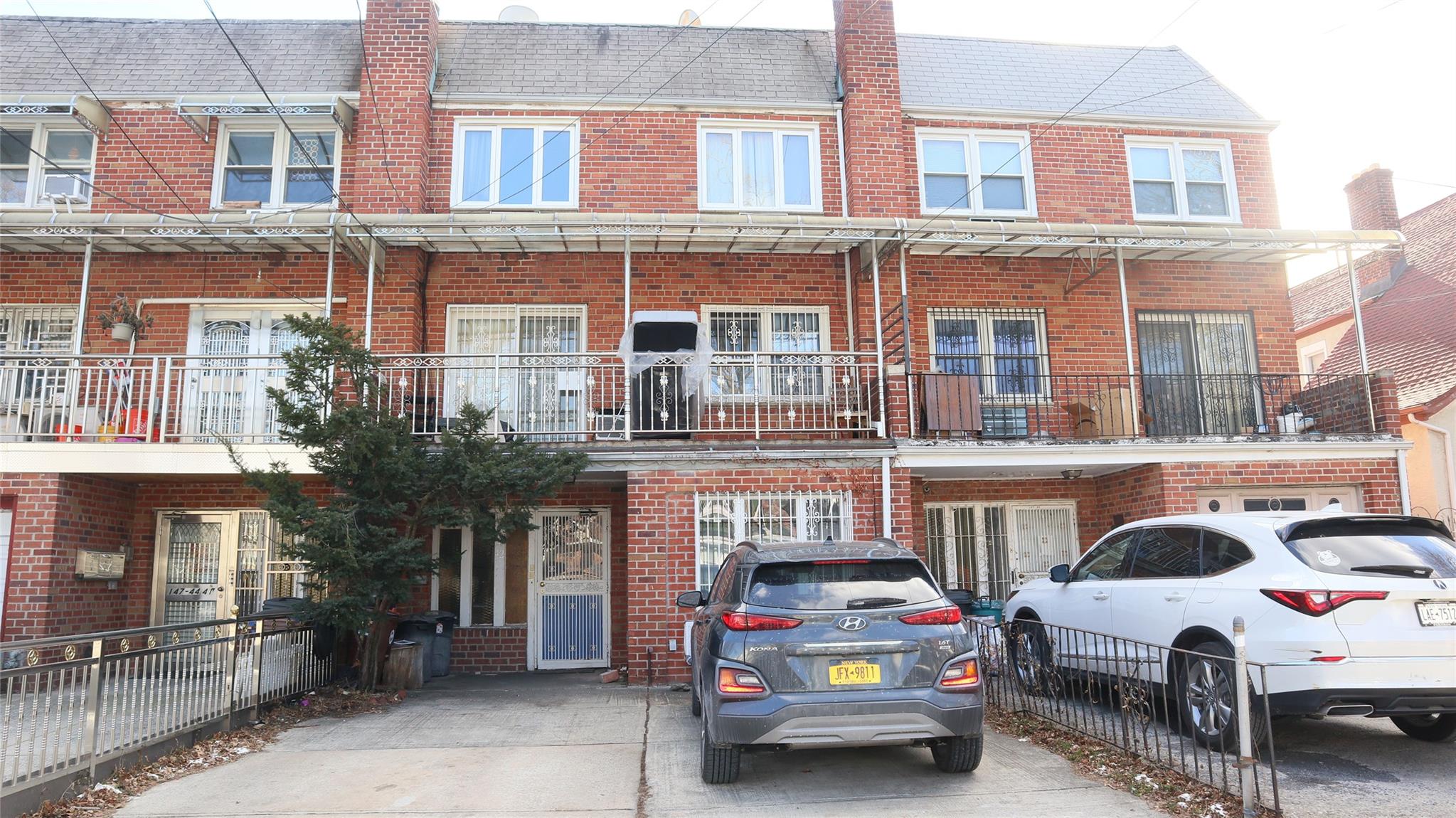 41 Avenue, Flushing, Queens, NY - 11 Bedrooms  
11 Bathrooms - 