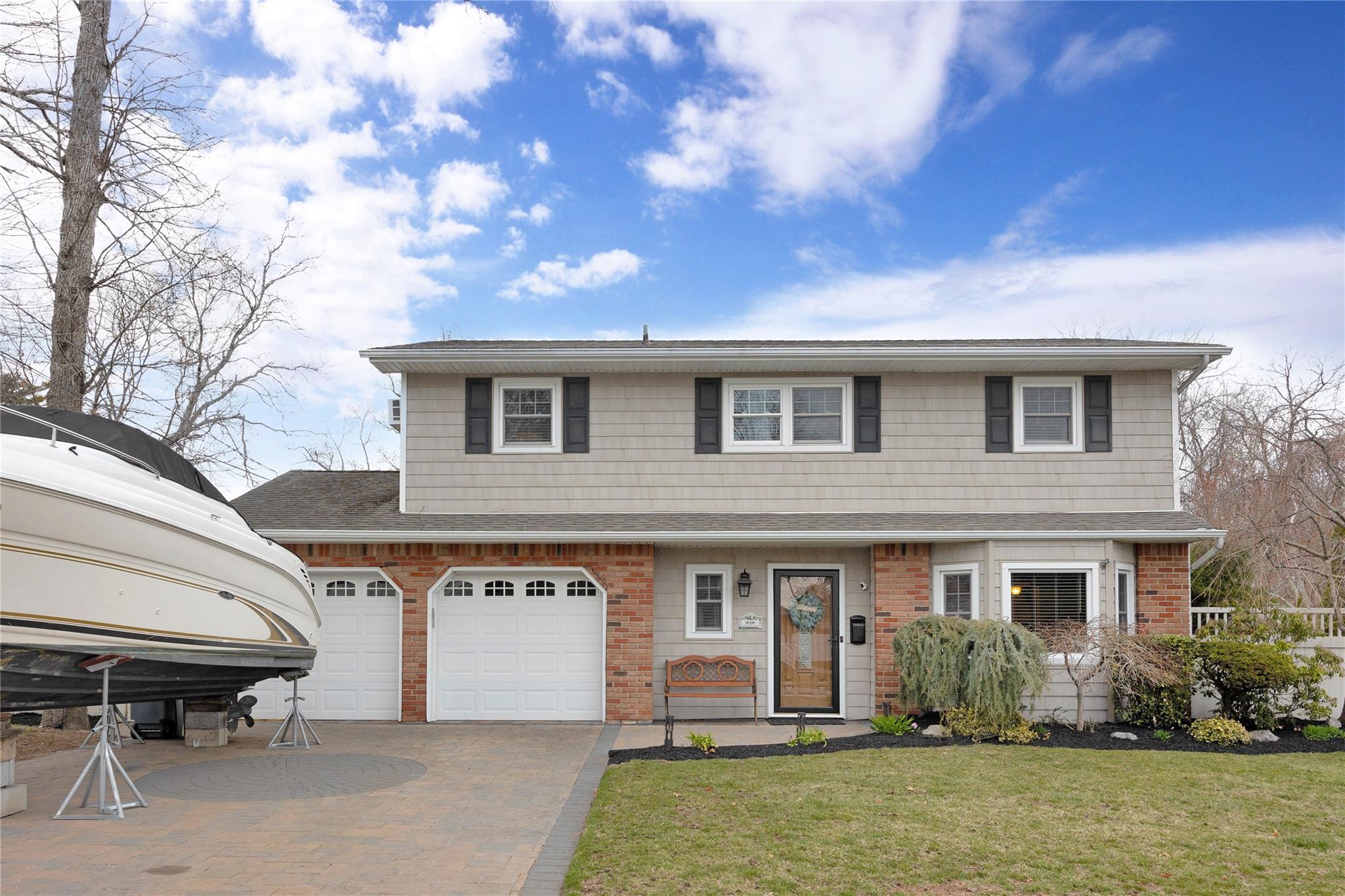 4 Brooktree Circle, Lindenhurst, New York image 2