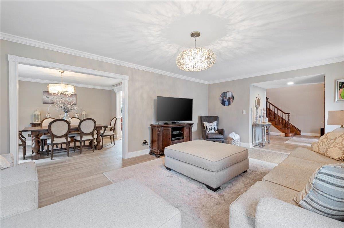 4 Redington Court, Dix Hills, New York image 19