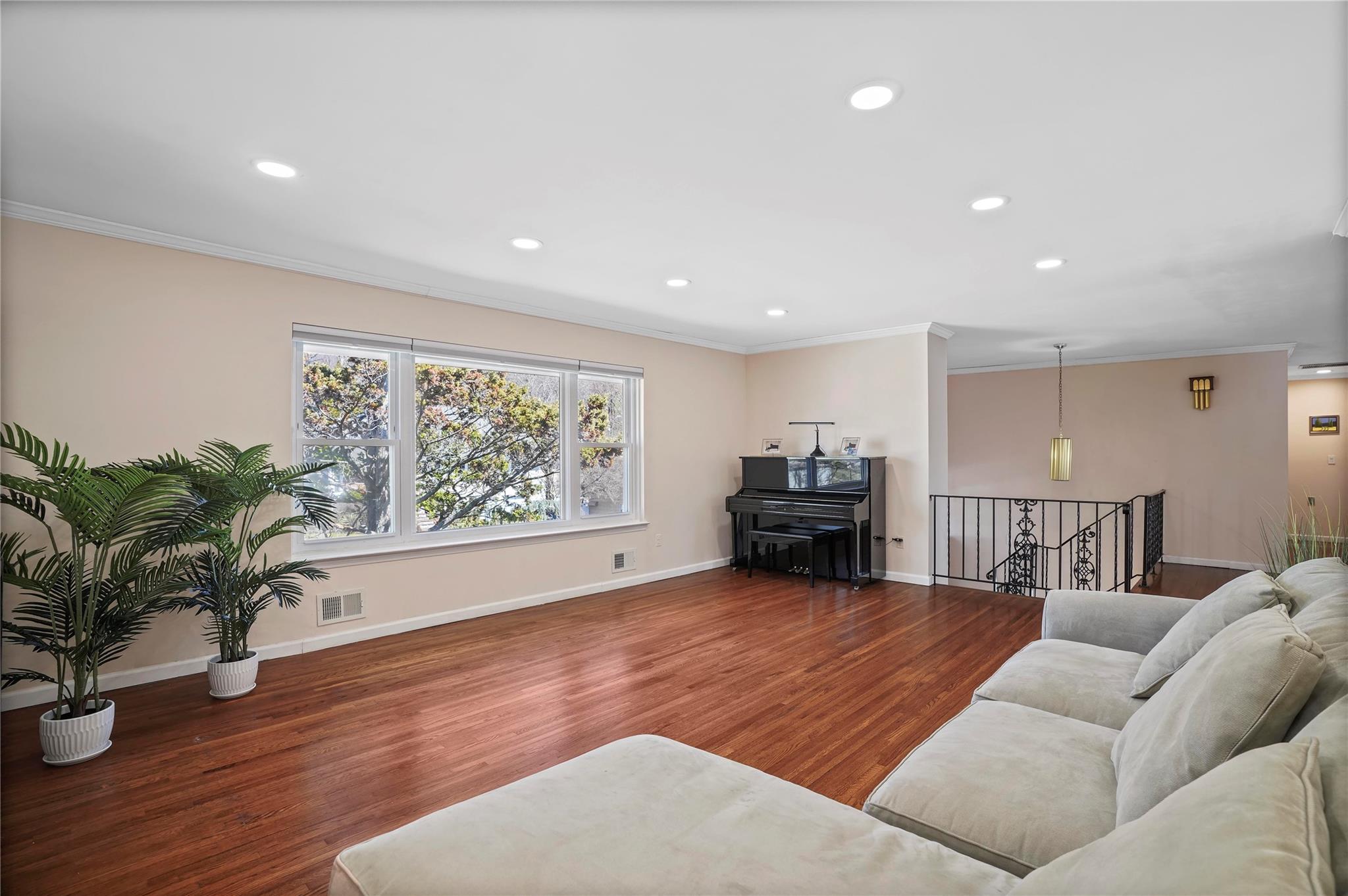 48 Sycamore Lane, Irvington, New York image 7