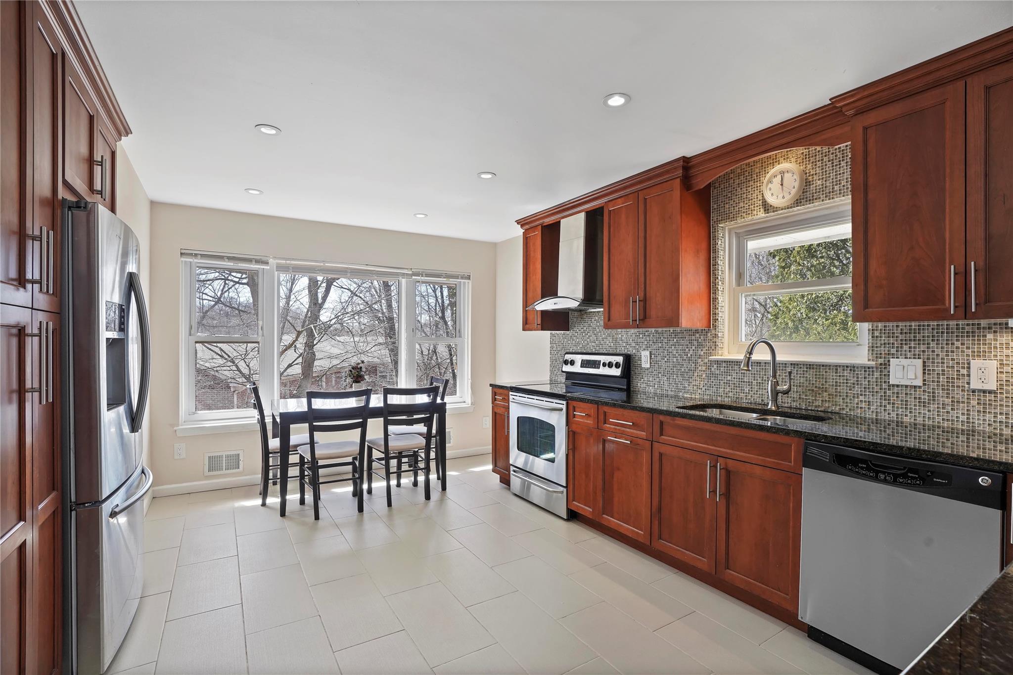 48 Sycamore Lane, Irvington, New York image 13