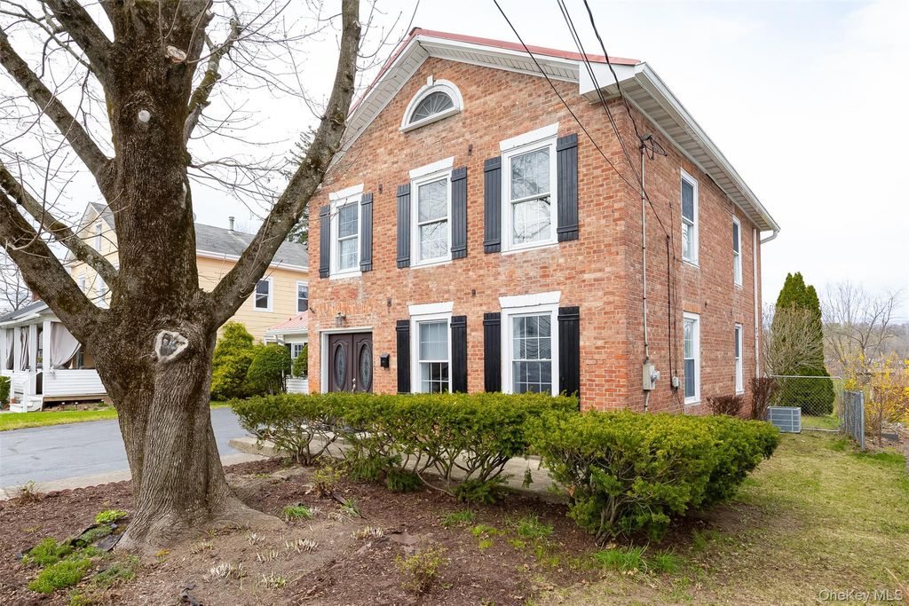 Photo of 26 Elizabeth Street, Saugerties, NY 12477 (MLS # 984105)