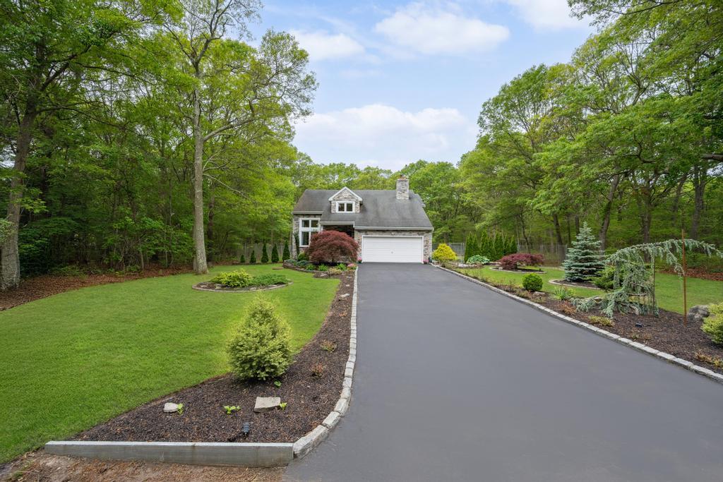 150 Hammond Lane, Centereach, New York image 2