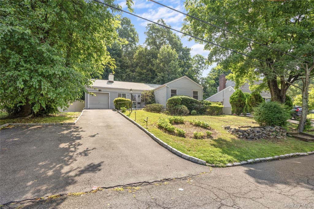 Photo of 105 Hilltop Road RD, Ardsley, NY 10502 (MLS # 1028939)