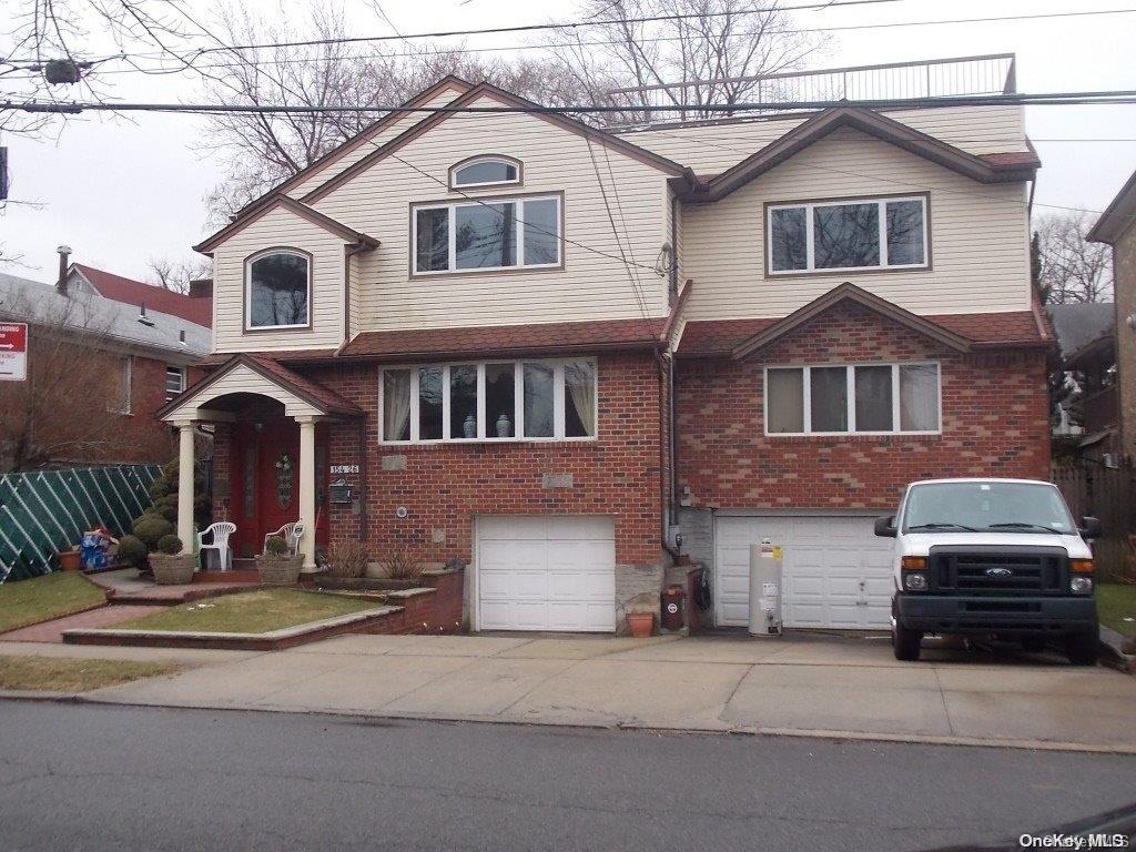 Riverside Drive, Beechhurst, Queens, NY - 6 Bedrooms  
4.5 Bathrooms - 