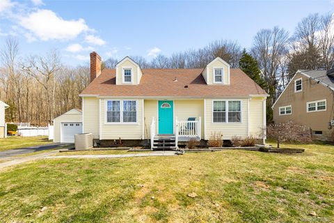 Homes For Sale - 14 Van Wert Place<br/> Hyde Park, NY 12538