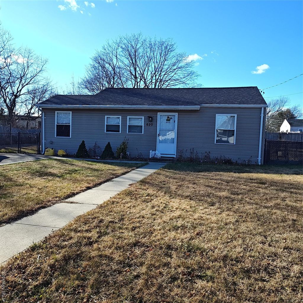 Photo of 620 Michigan Avenue, Bellport, NY 11713 (MLS # 943563)