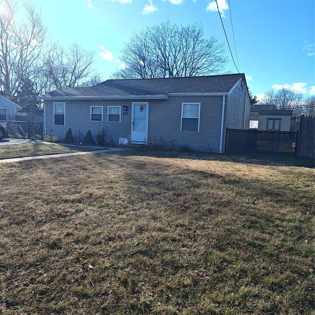 Photo of 620 Michigan Avenue, Bellport, NY 11713 (MLS # 943563)